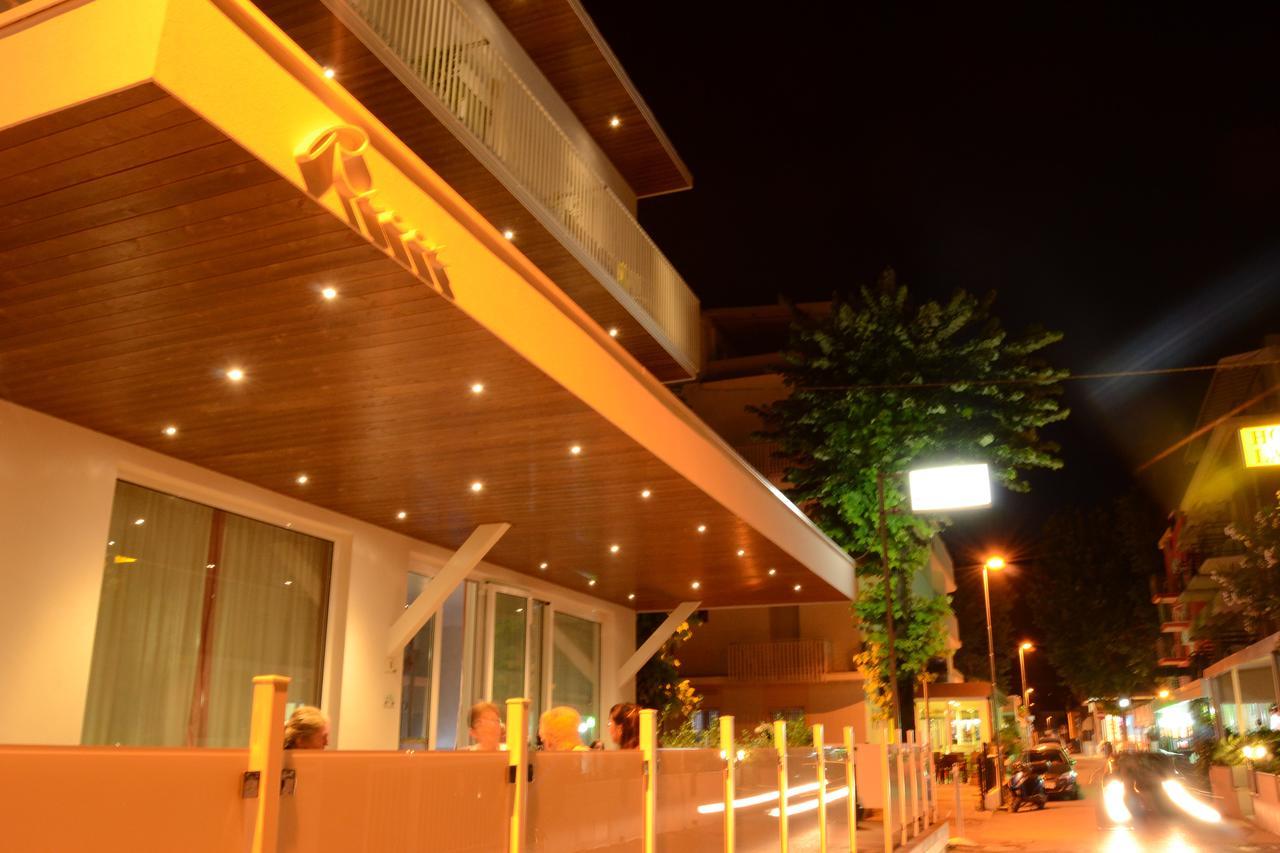 Hotel Ricci Rimini Exterior photo